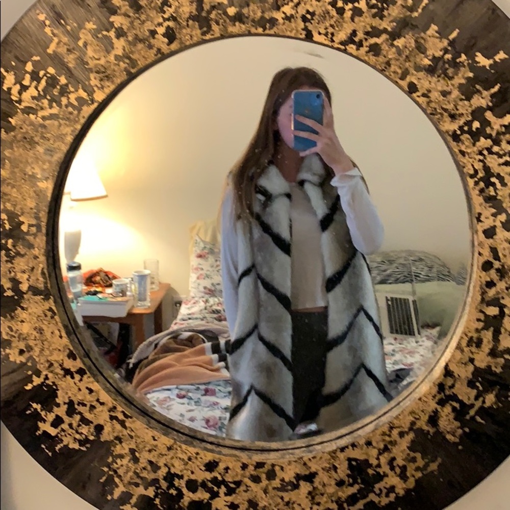 Stella+Lorenzo trendy faux fur vest